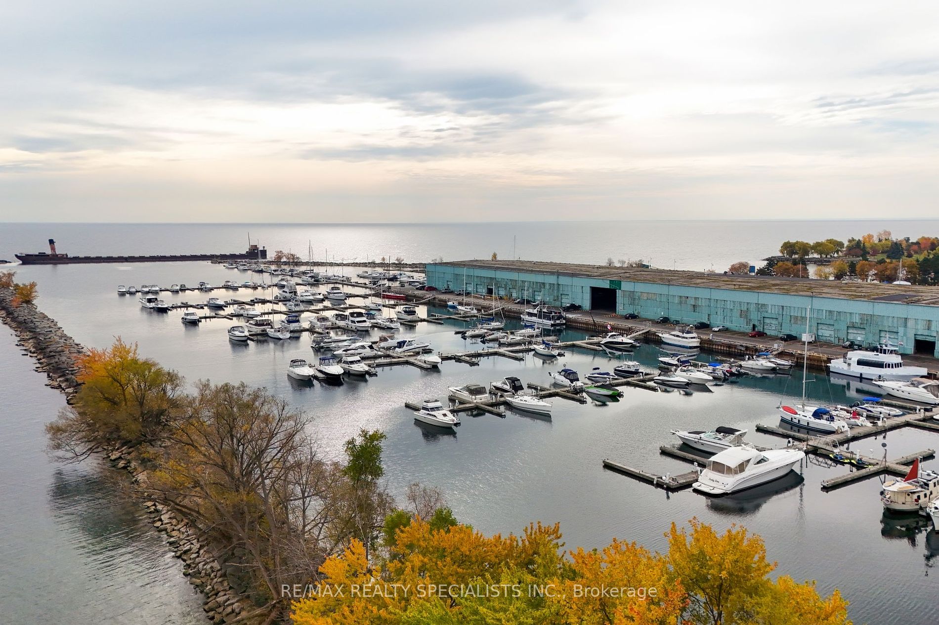70 Port St E, #302