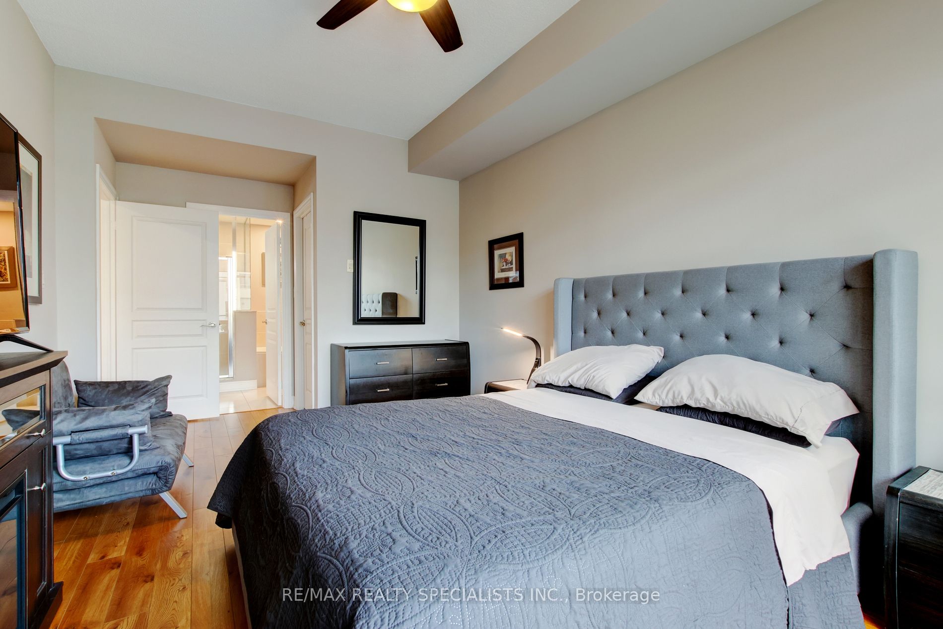 70 Port St E, #302