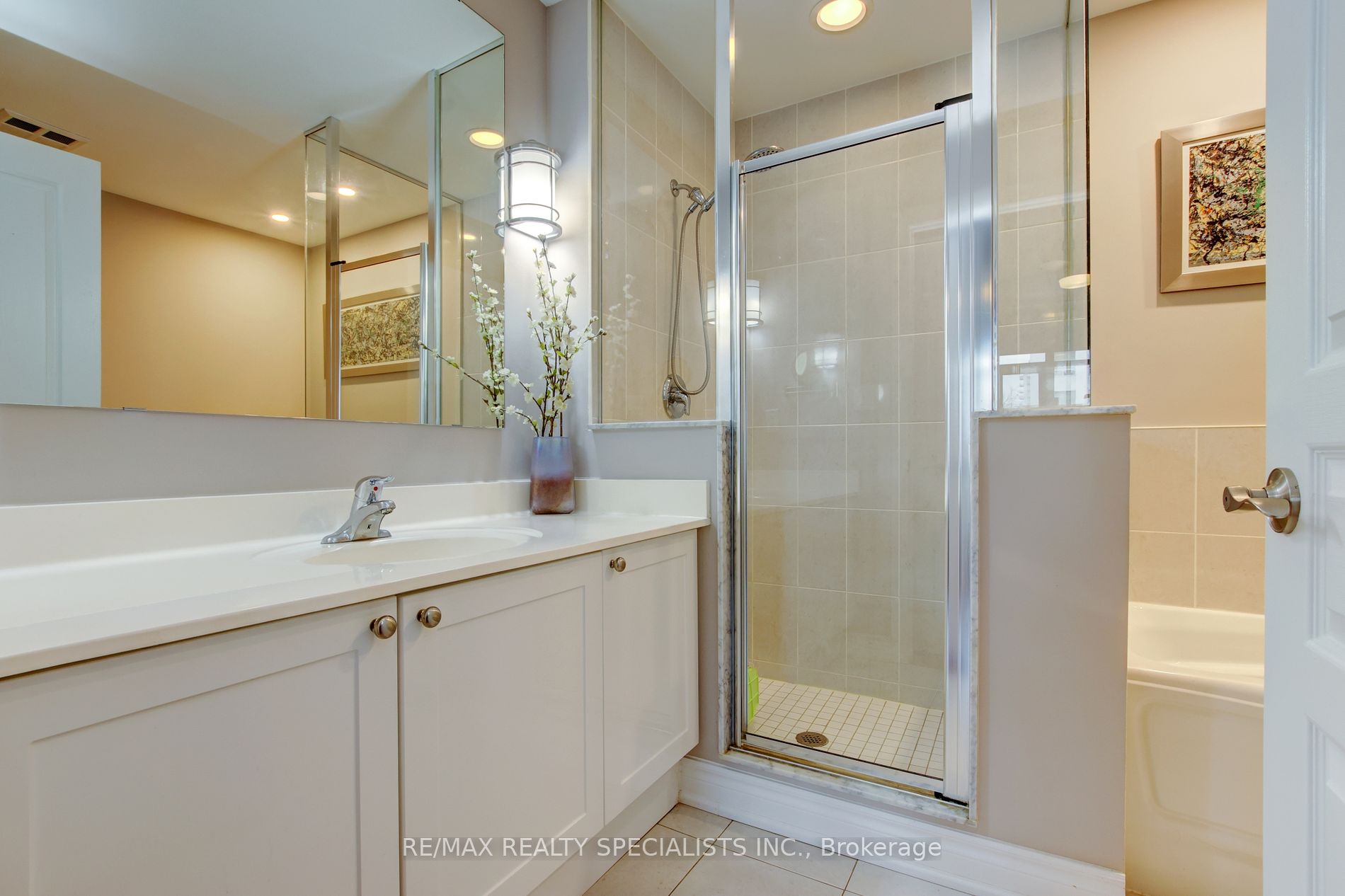 70 Port St E, #302