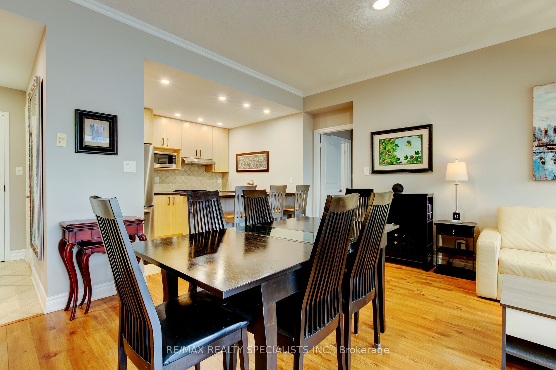 70 Port St E, #302