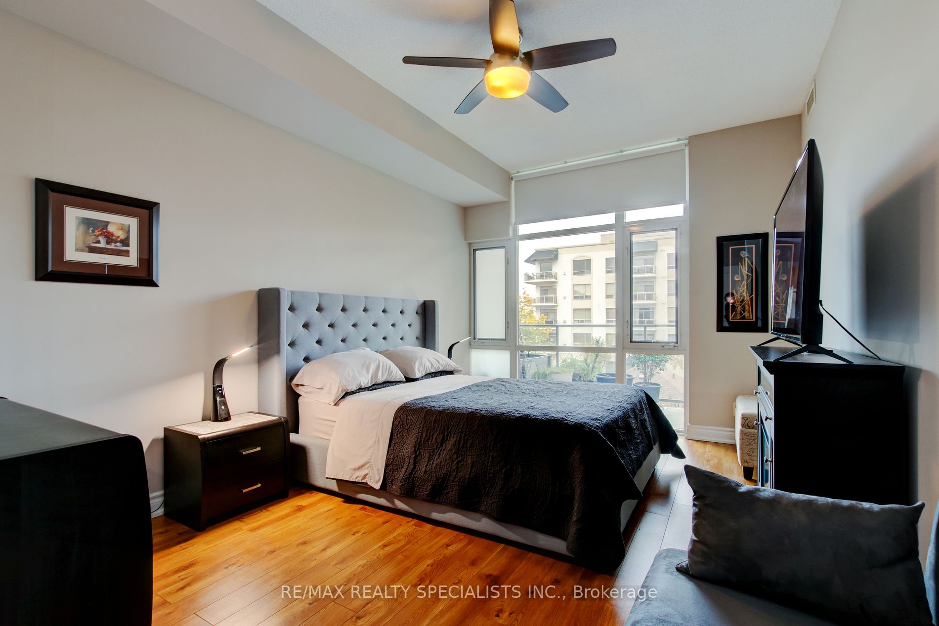70 Port St E, #302
