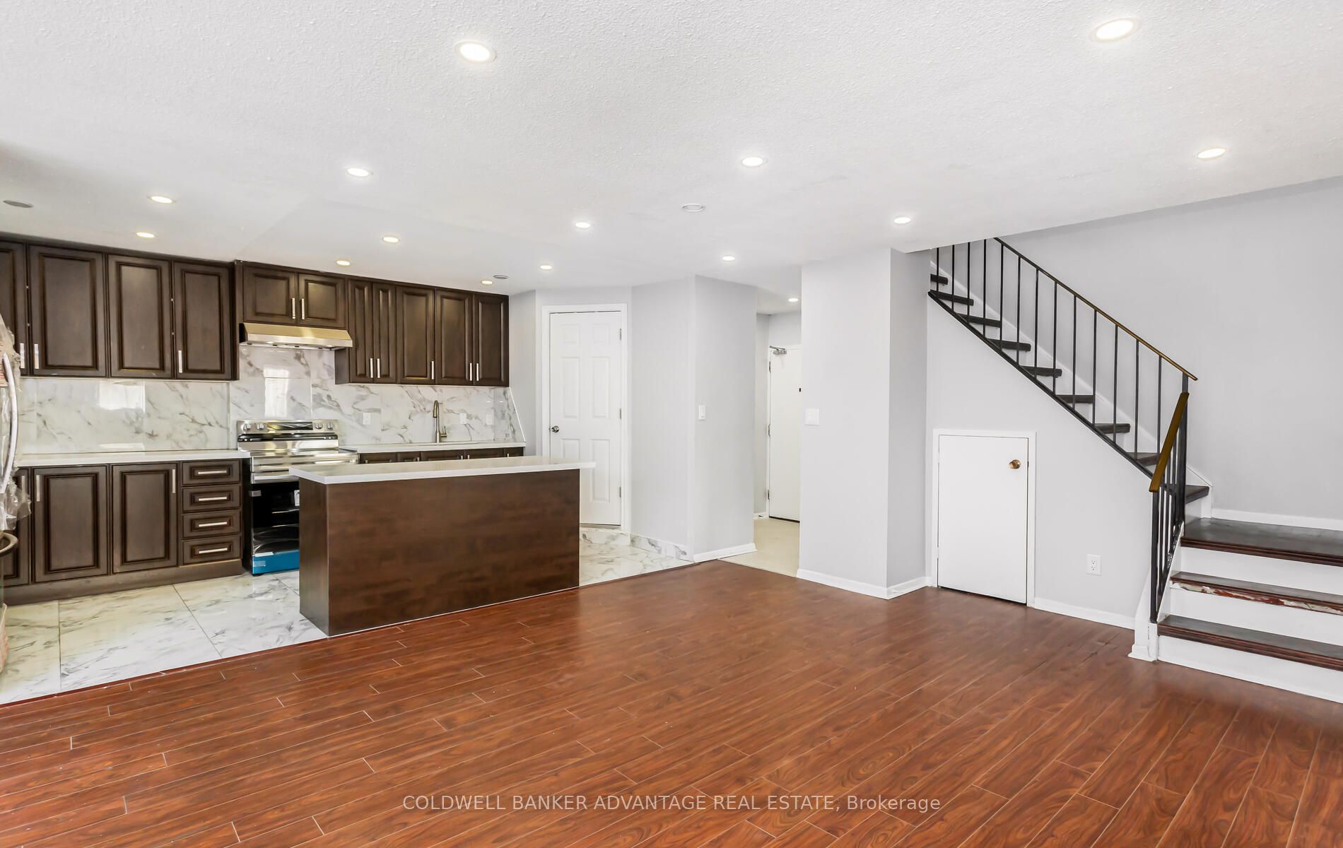 3025 The Credit Woodlands Drive, #355