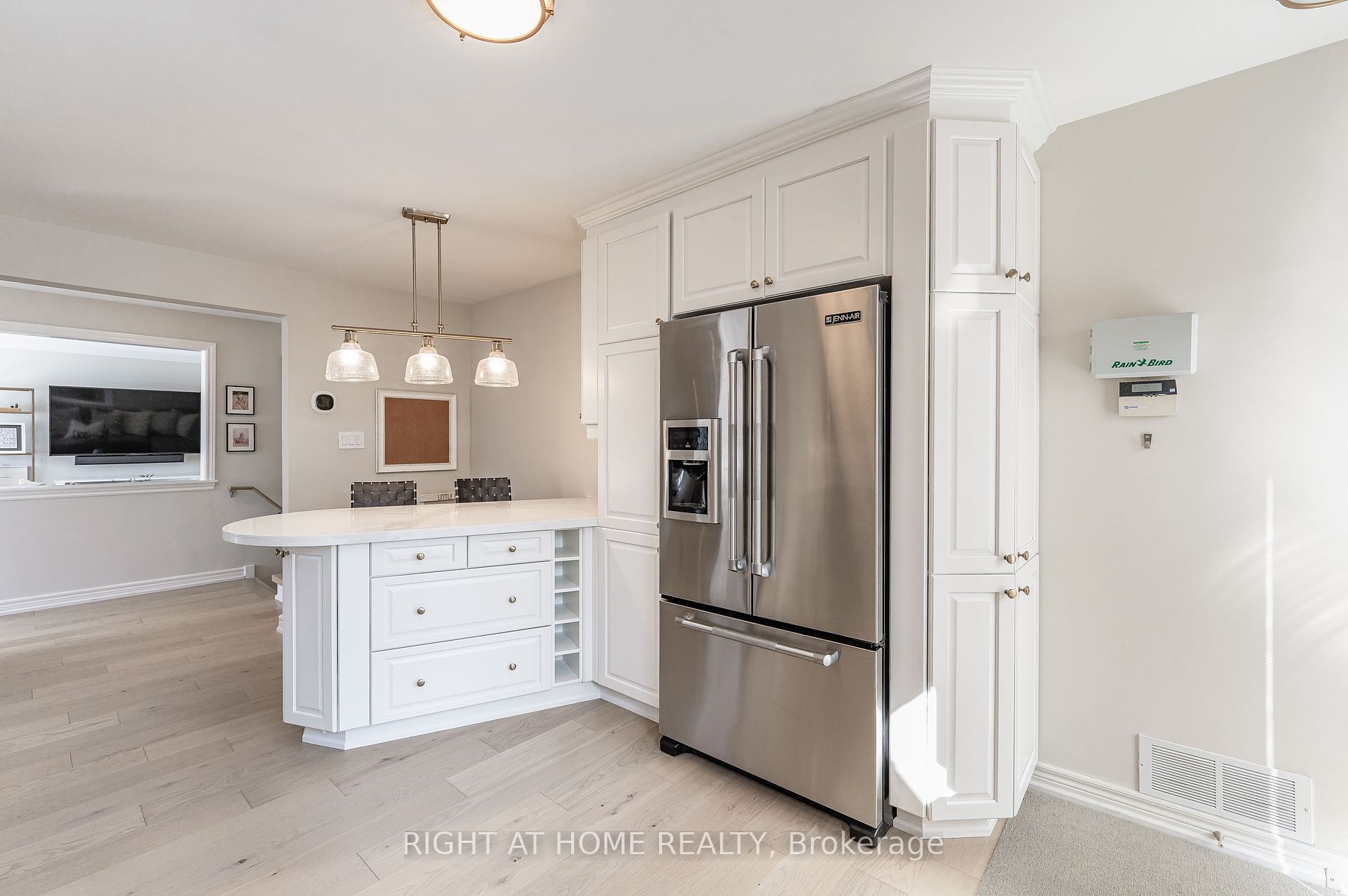 1600 Hobbs Cres