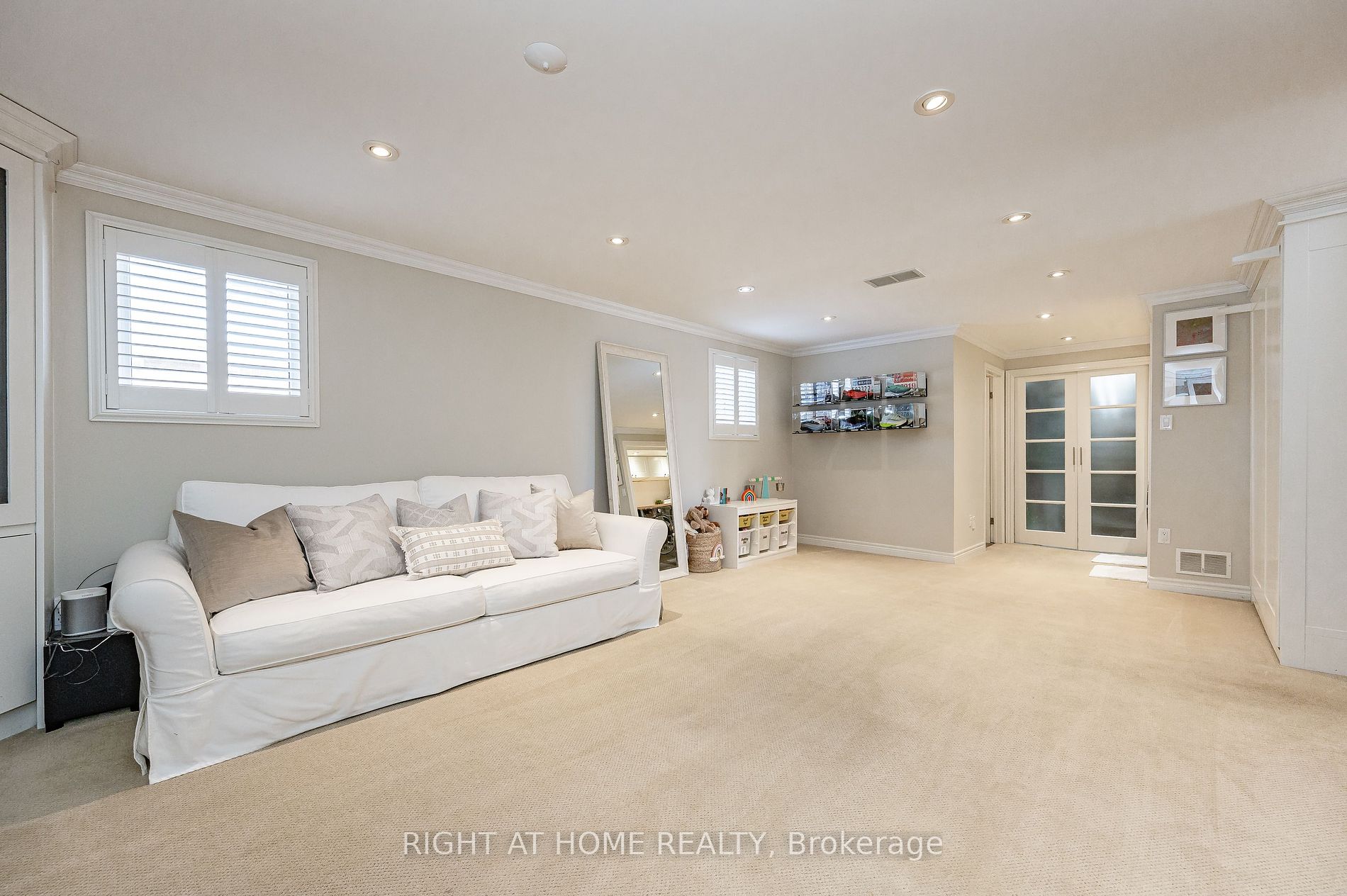 1600 Hobbs Cres