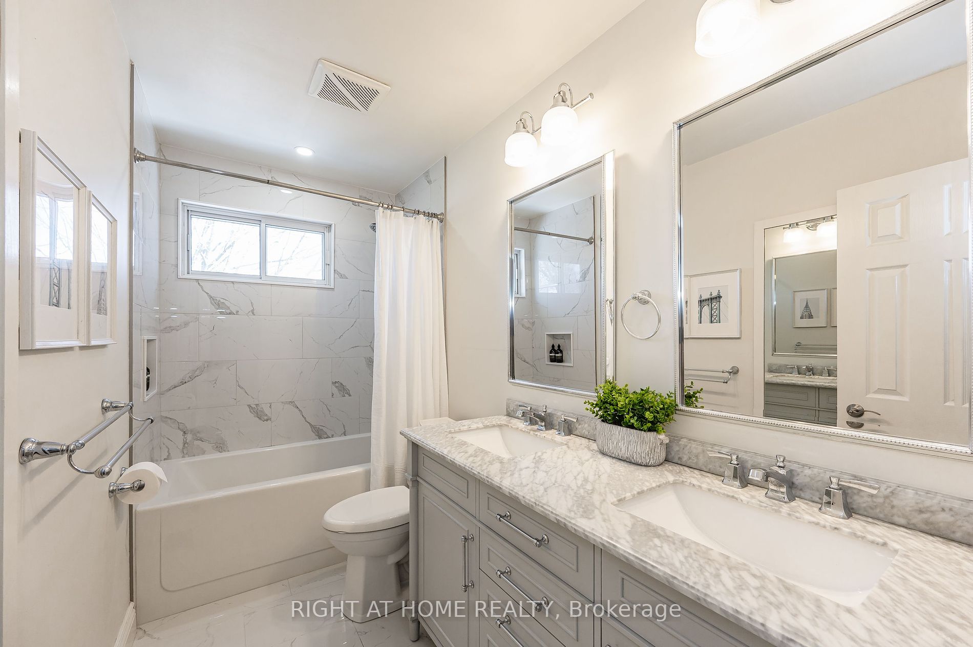 1600 Hobbs Cres