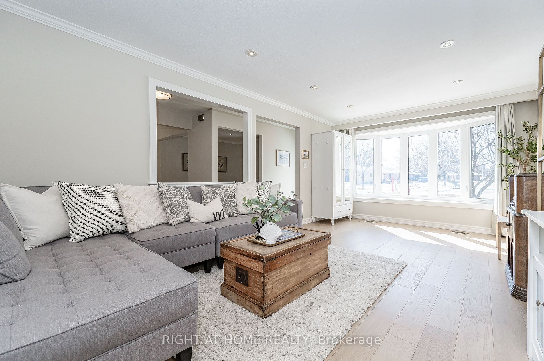 1600 Hobbs Cres