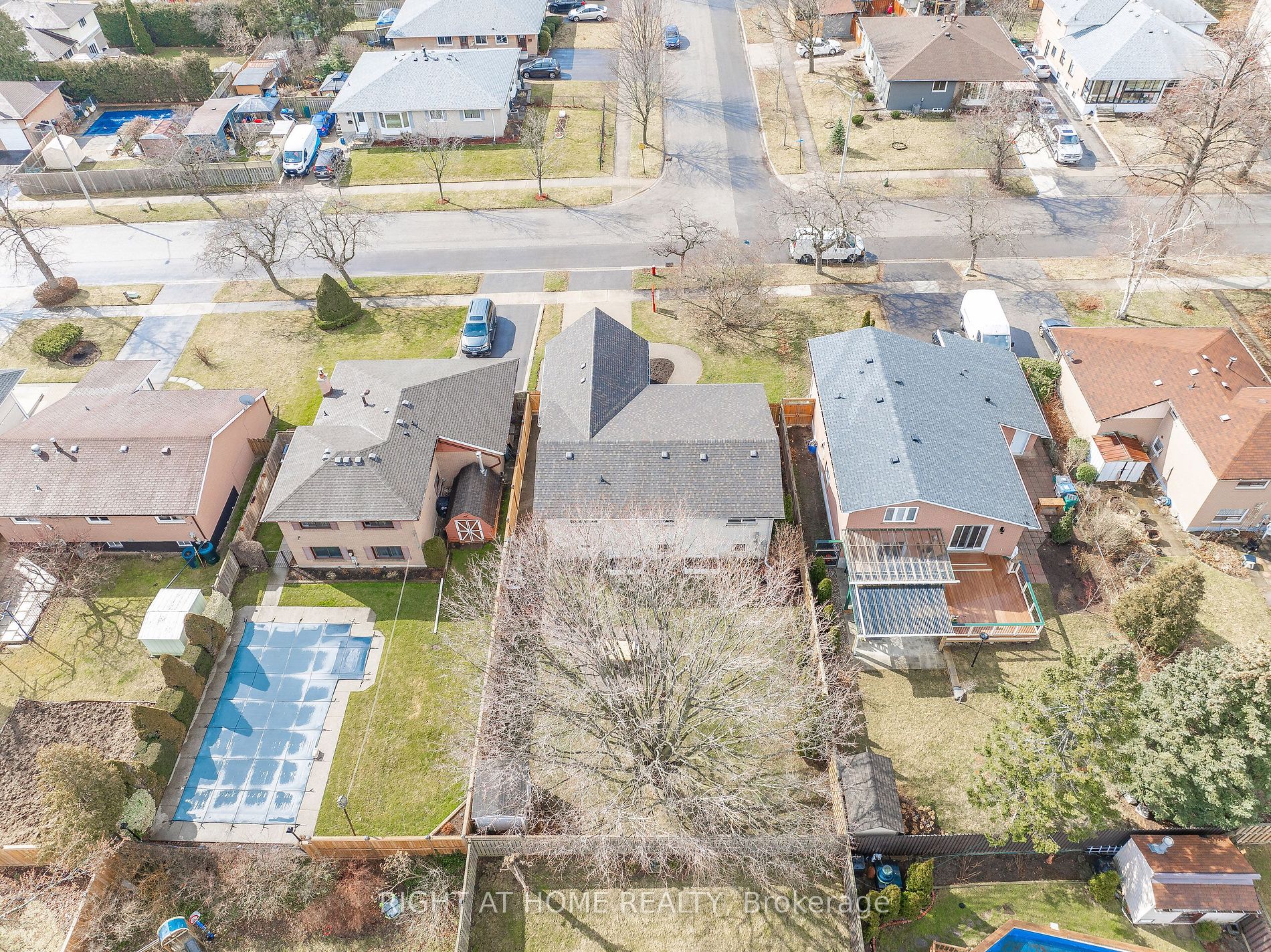 1600 Hobbs Cres