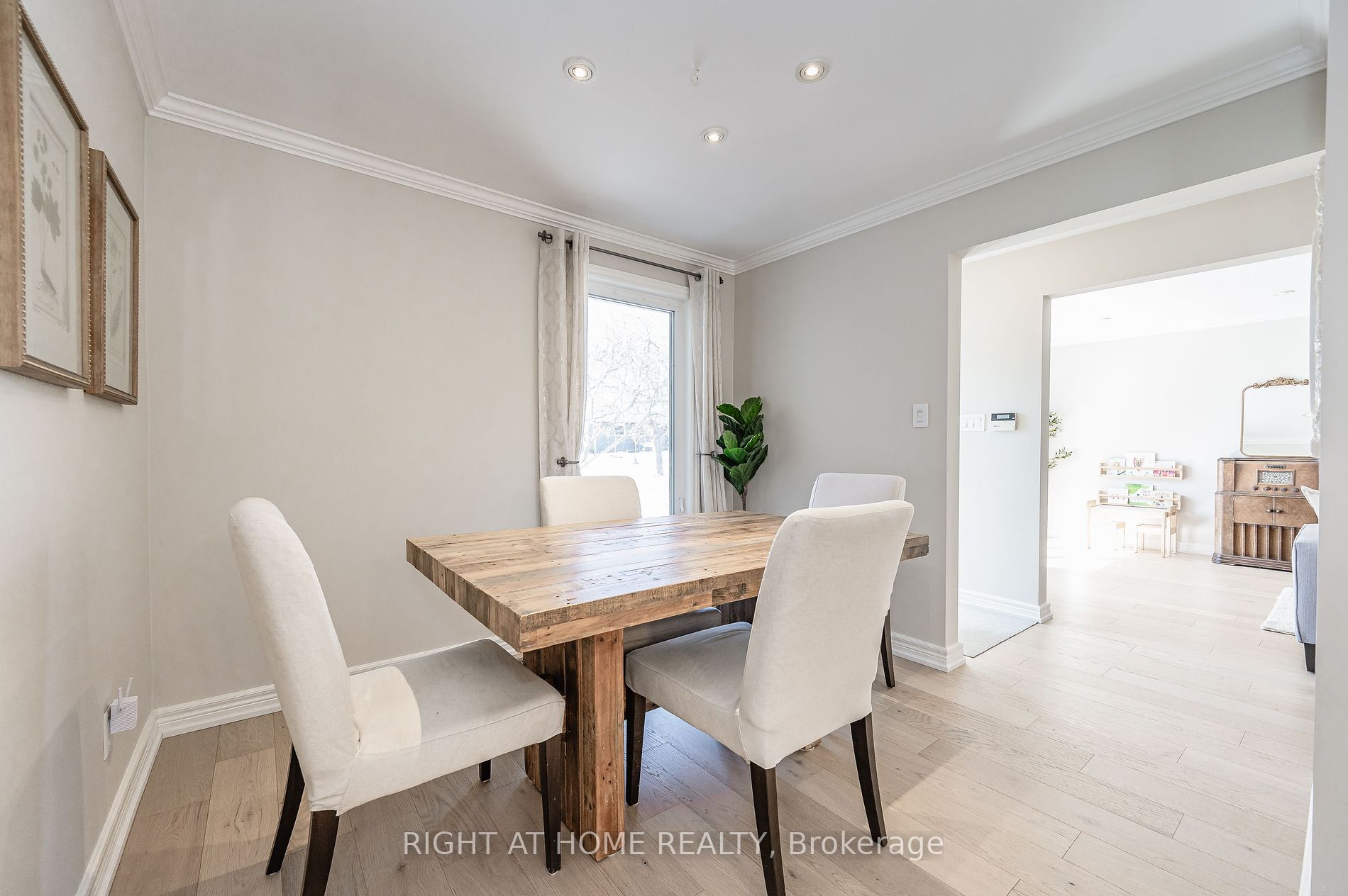 1600 Hobbs Cres