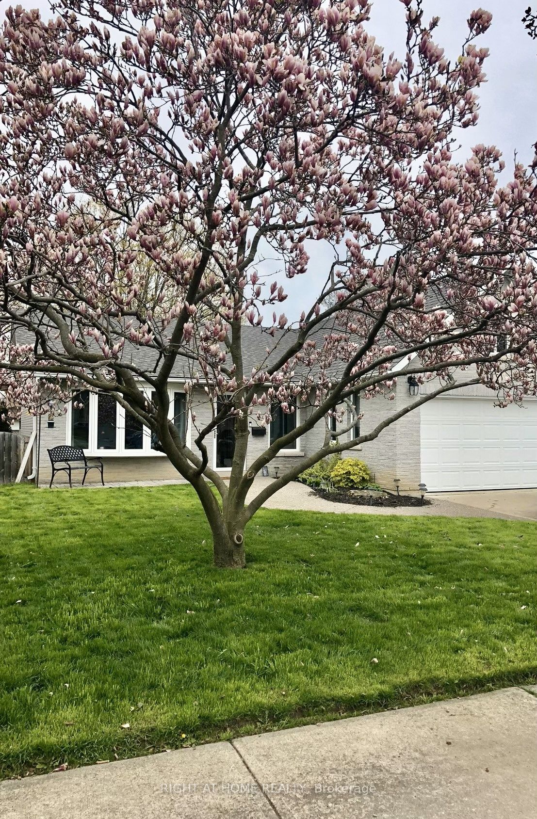 1600 Hobbs Cres