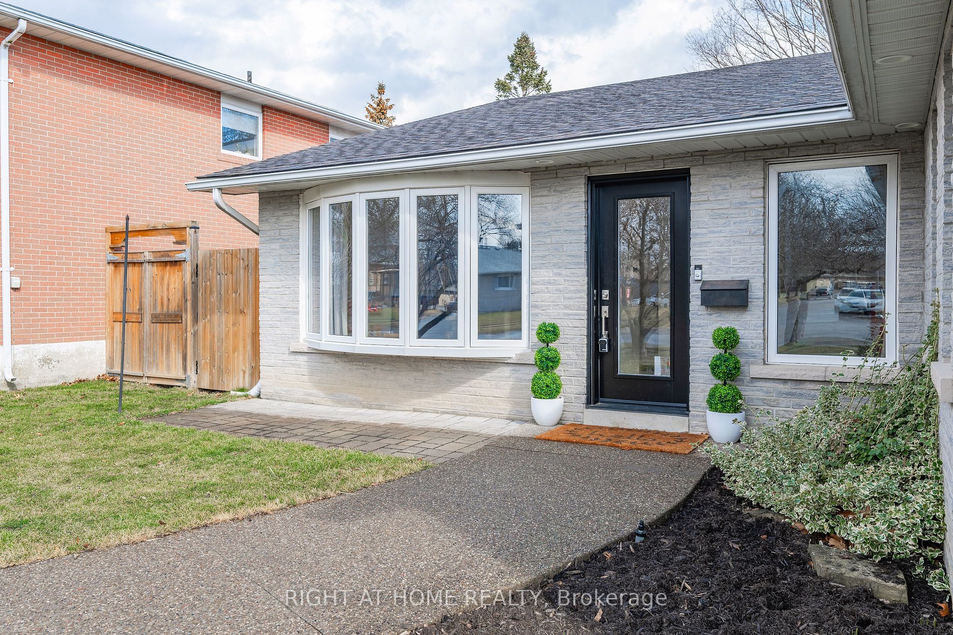 1600 Hobbs Cres
