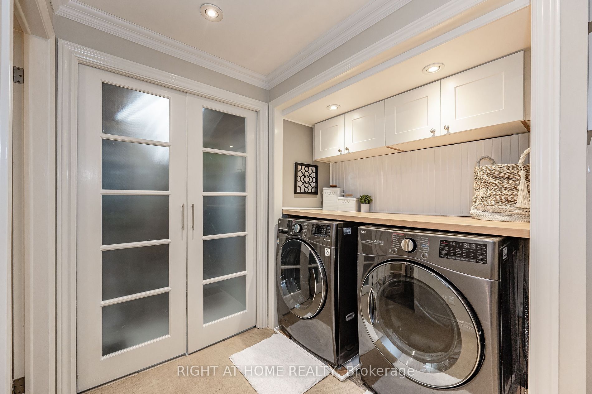 1600 Hobbs Cres