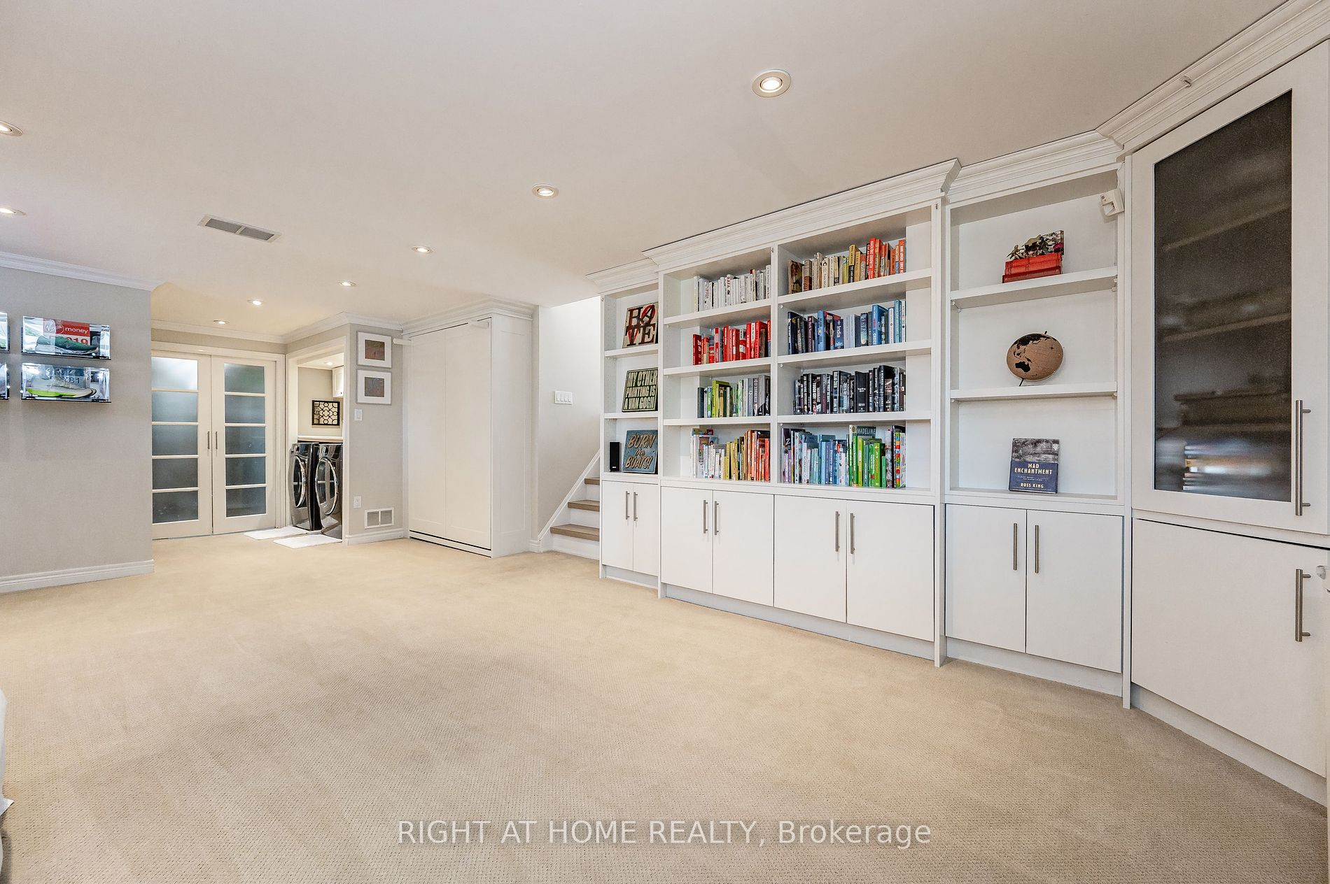 1600 Hobbs Cres