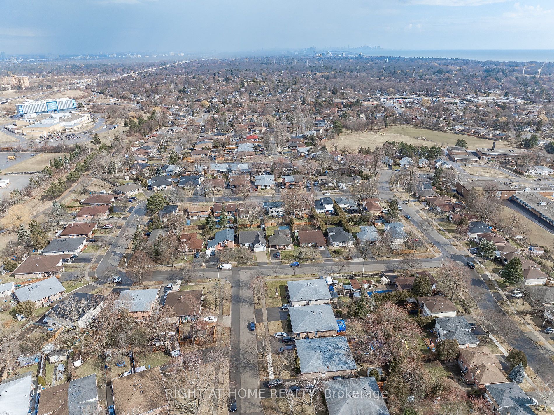 1600 Hobbs Cres