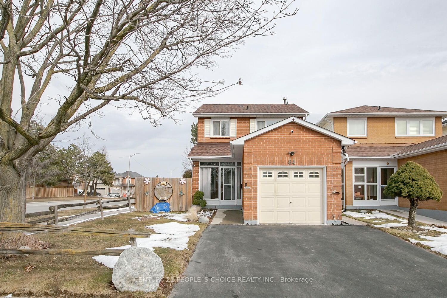 84 Stephensen Crt