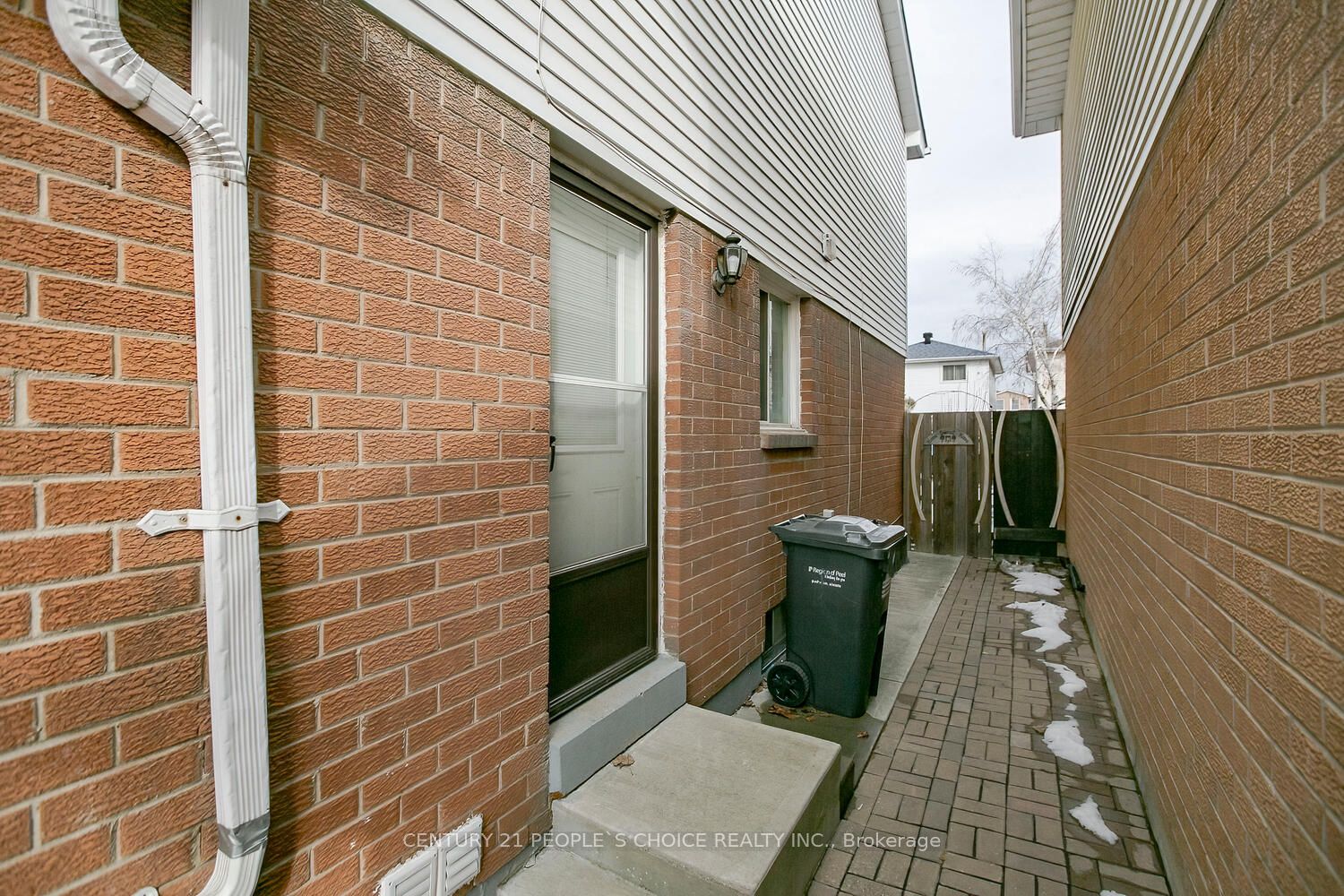 84 Stephensen Crt