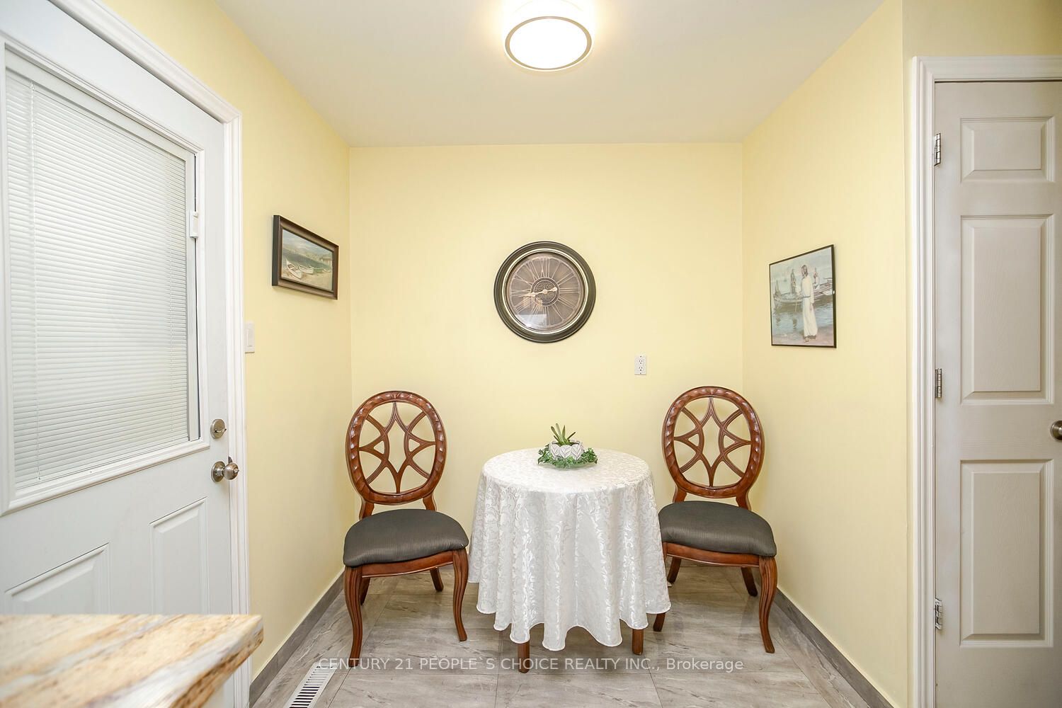 84 Stephensen Crt