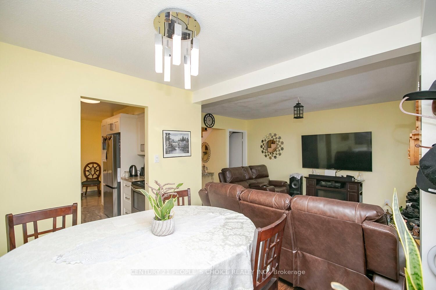 84 Stephensen Crt