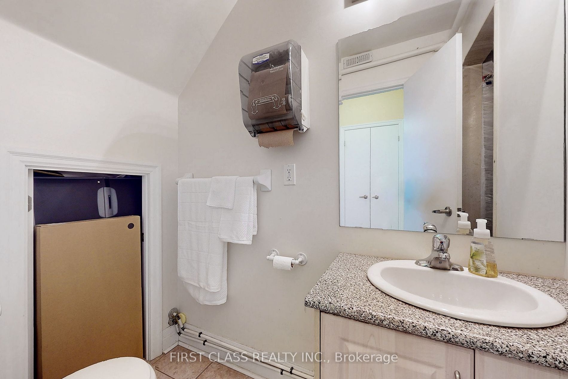 885 Lakeshore Rd E, #11