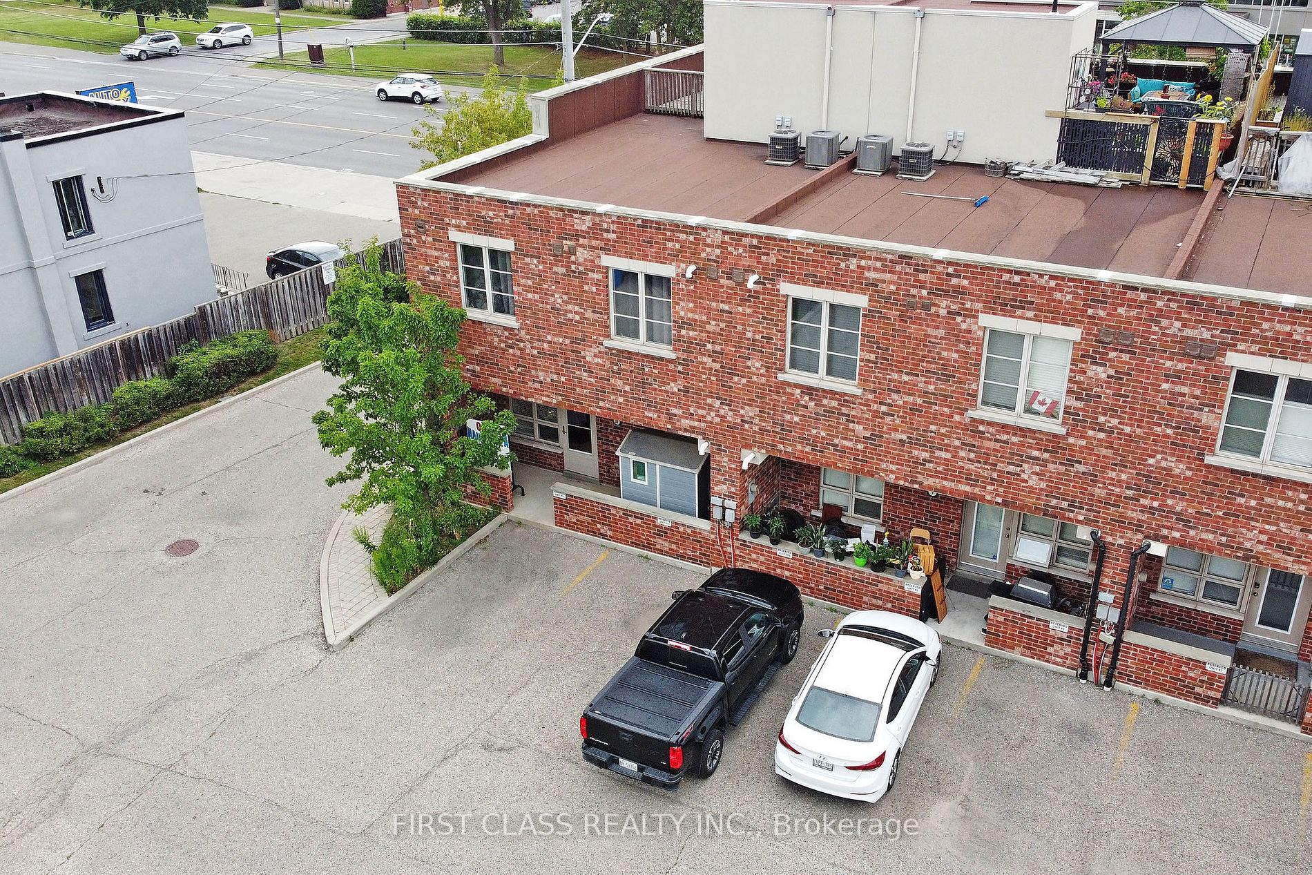 885 Lakeshore Rd E, #11
