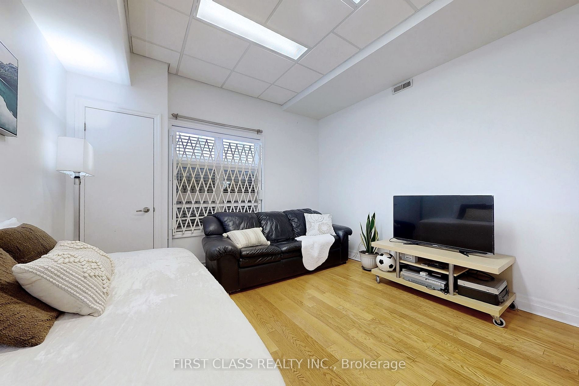 885 Lakeshore Rd E, #11