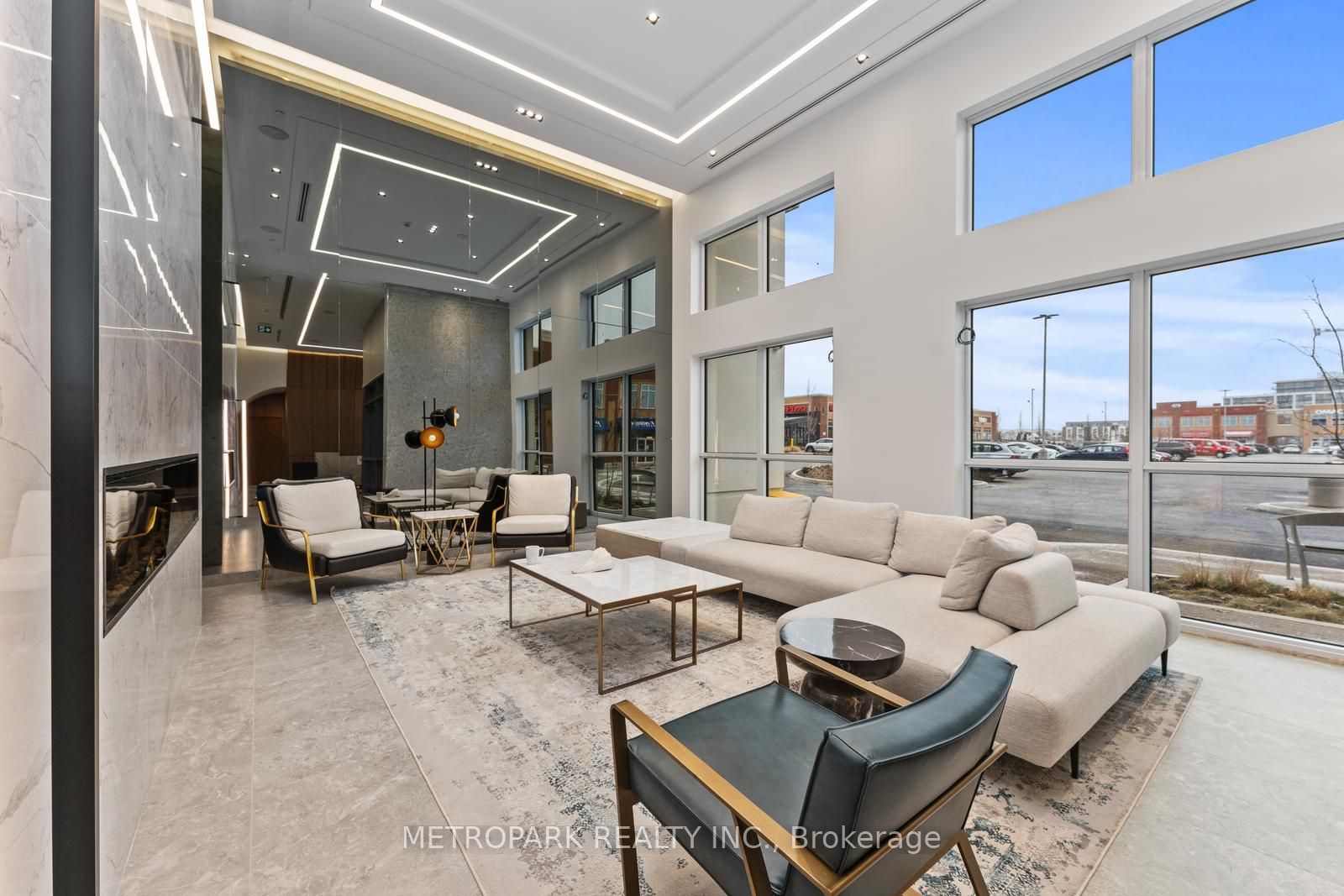 509 Dundas St W, #104