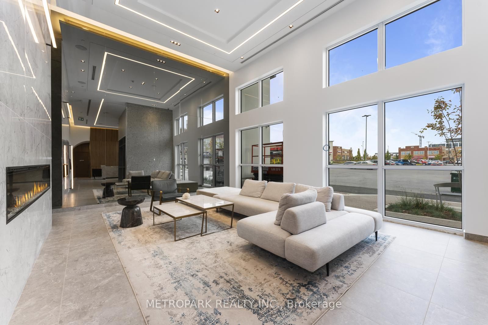 509 Dundas St W, #104