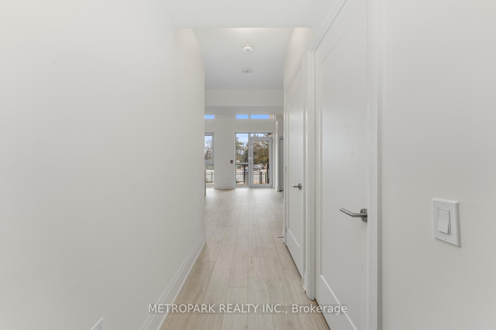 509 Dundas St W, #104