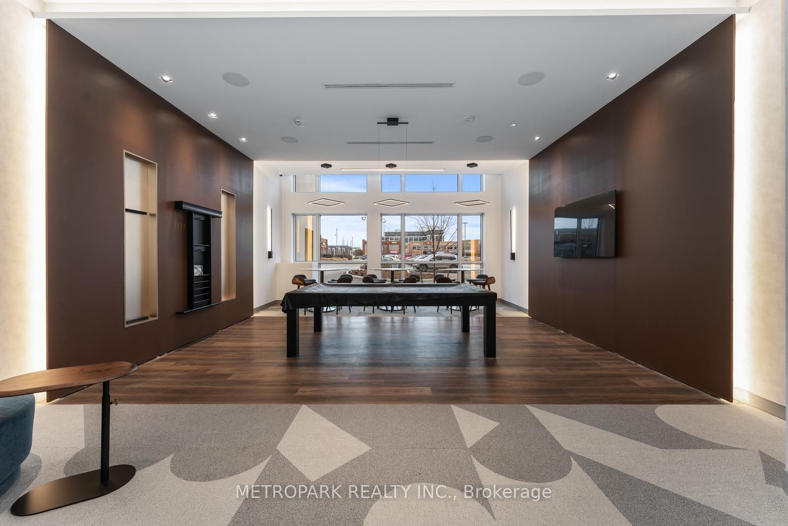 509 Dundas St W, #104