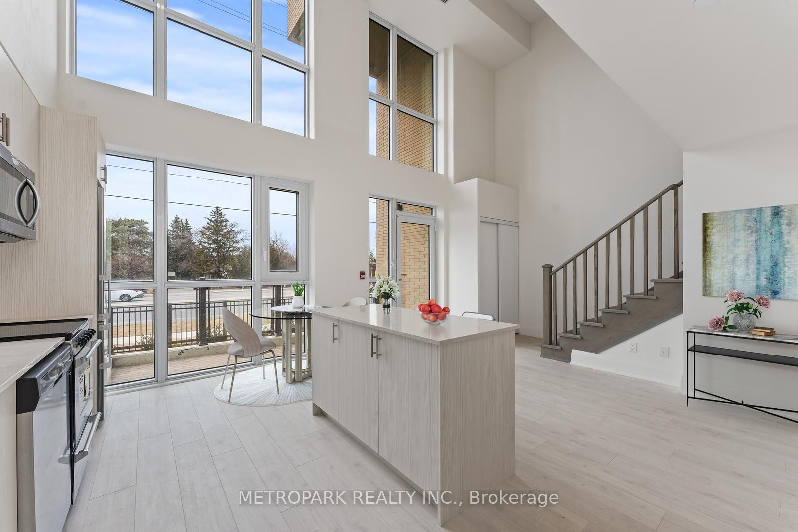 509 Dundas St W, #104
