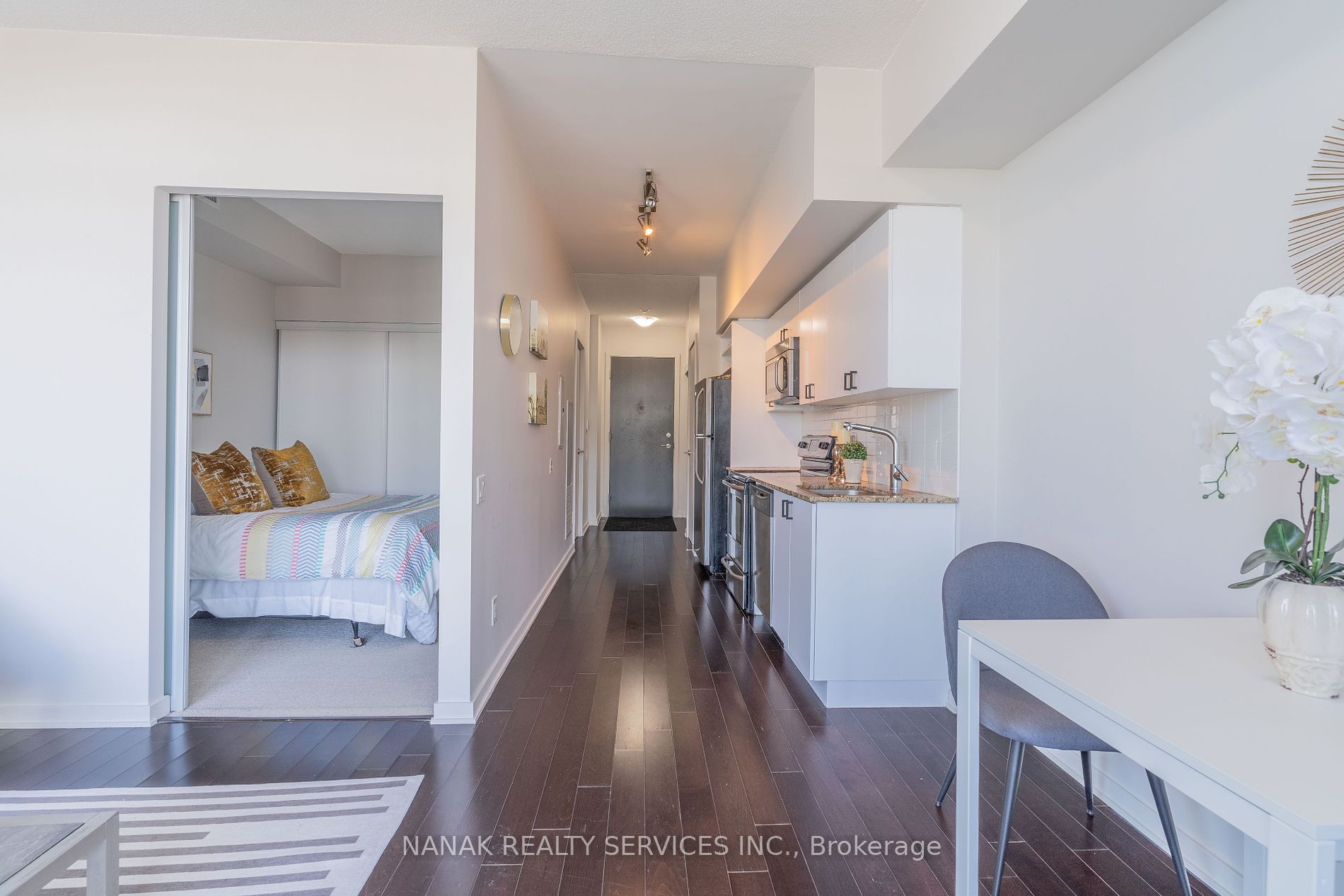 105 The Queensway Ave, #2613