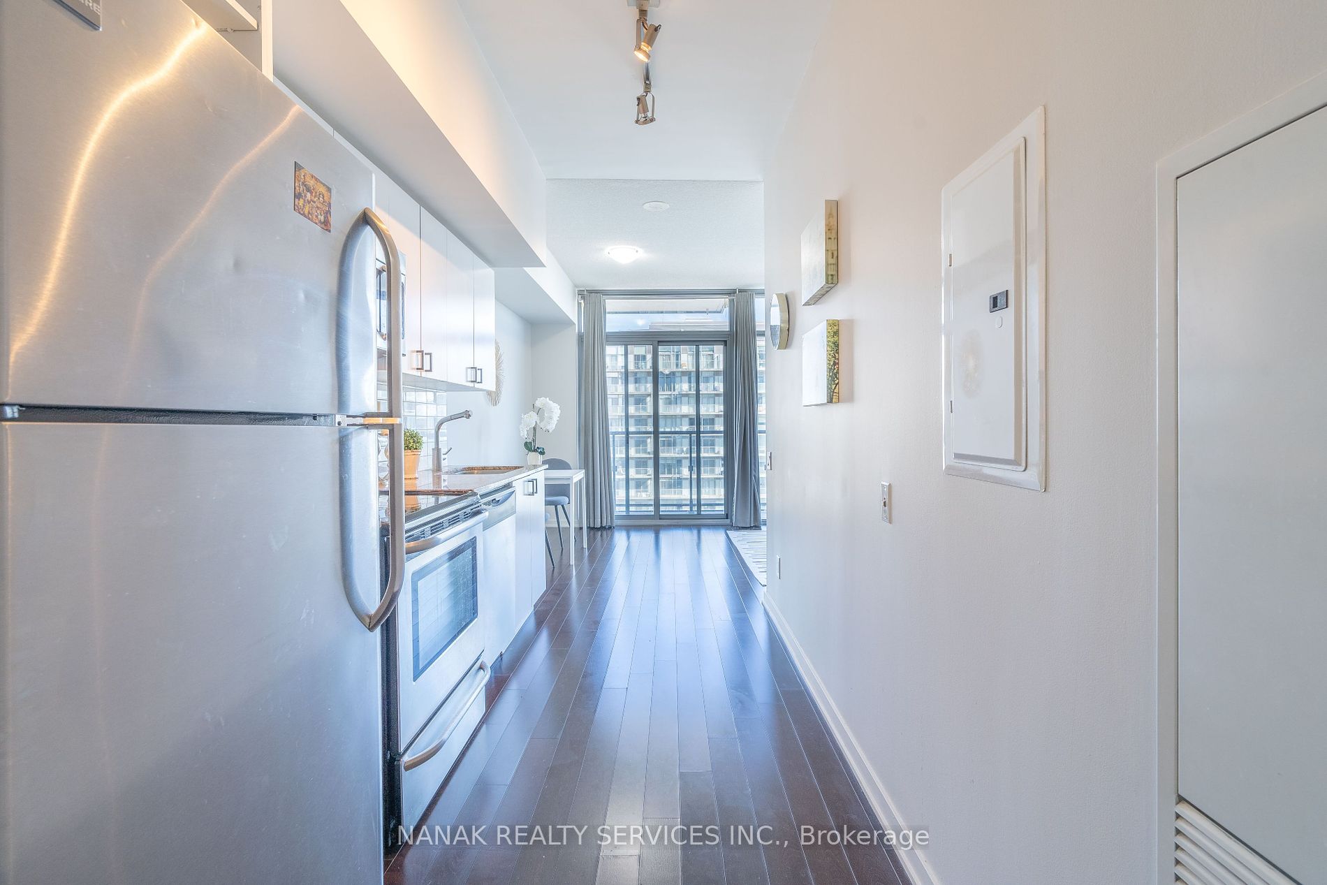 105 The Queensway Ave, #2613
