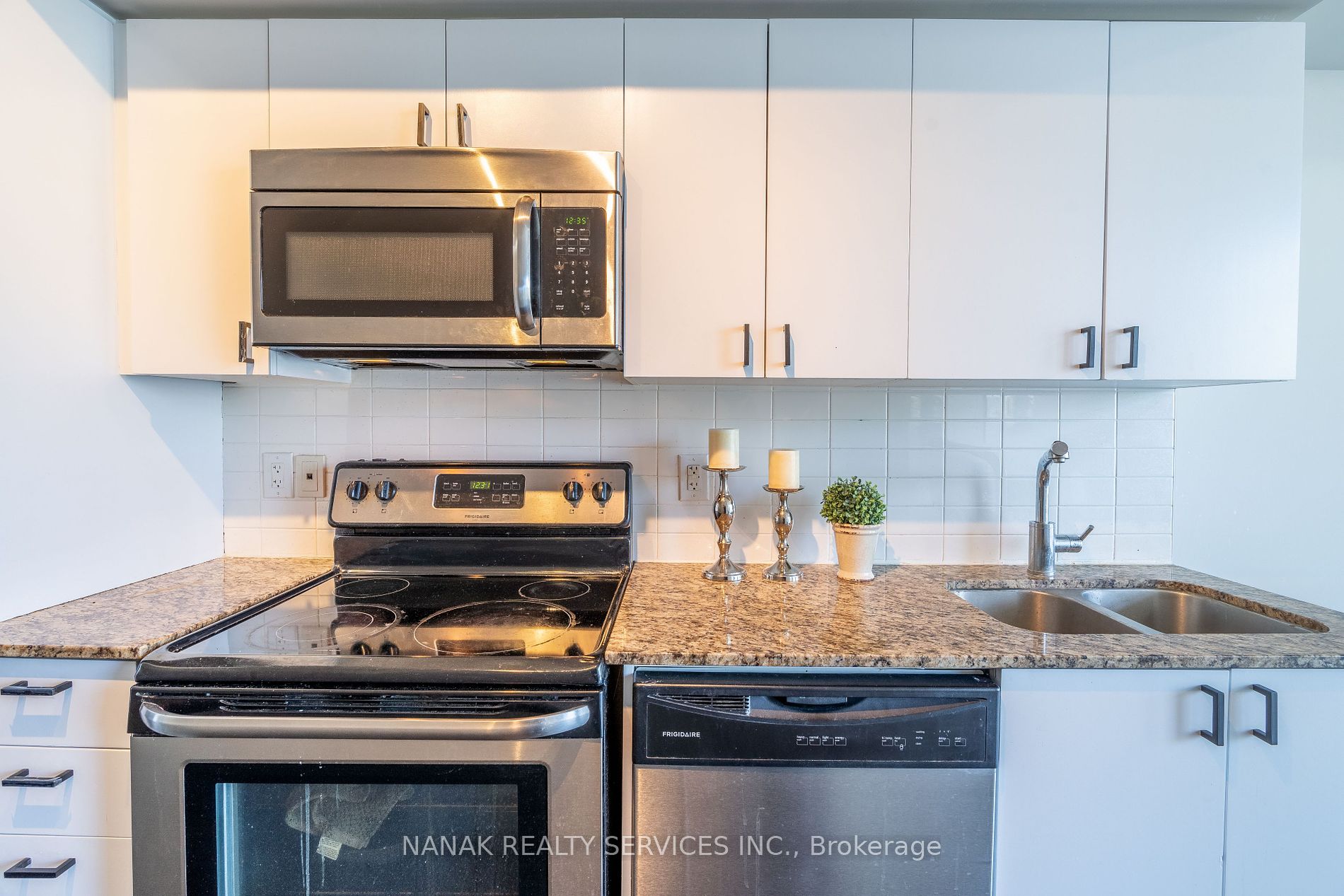 105 The Queensway Ave, #2613