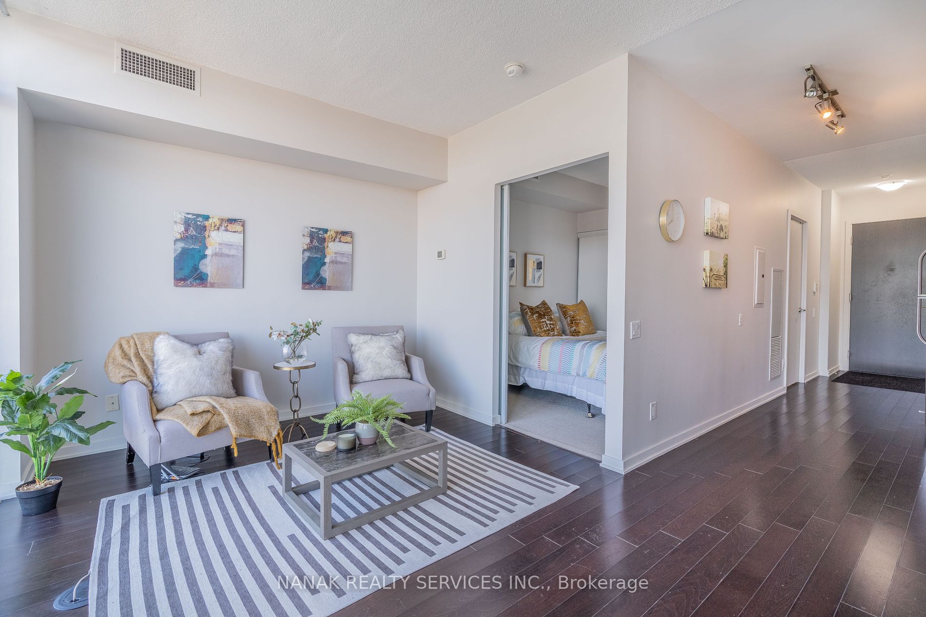 105 The Queensway Ave, #2613