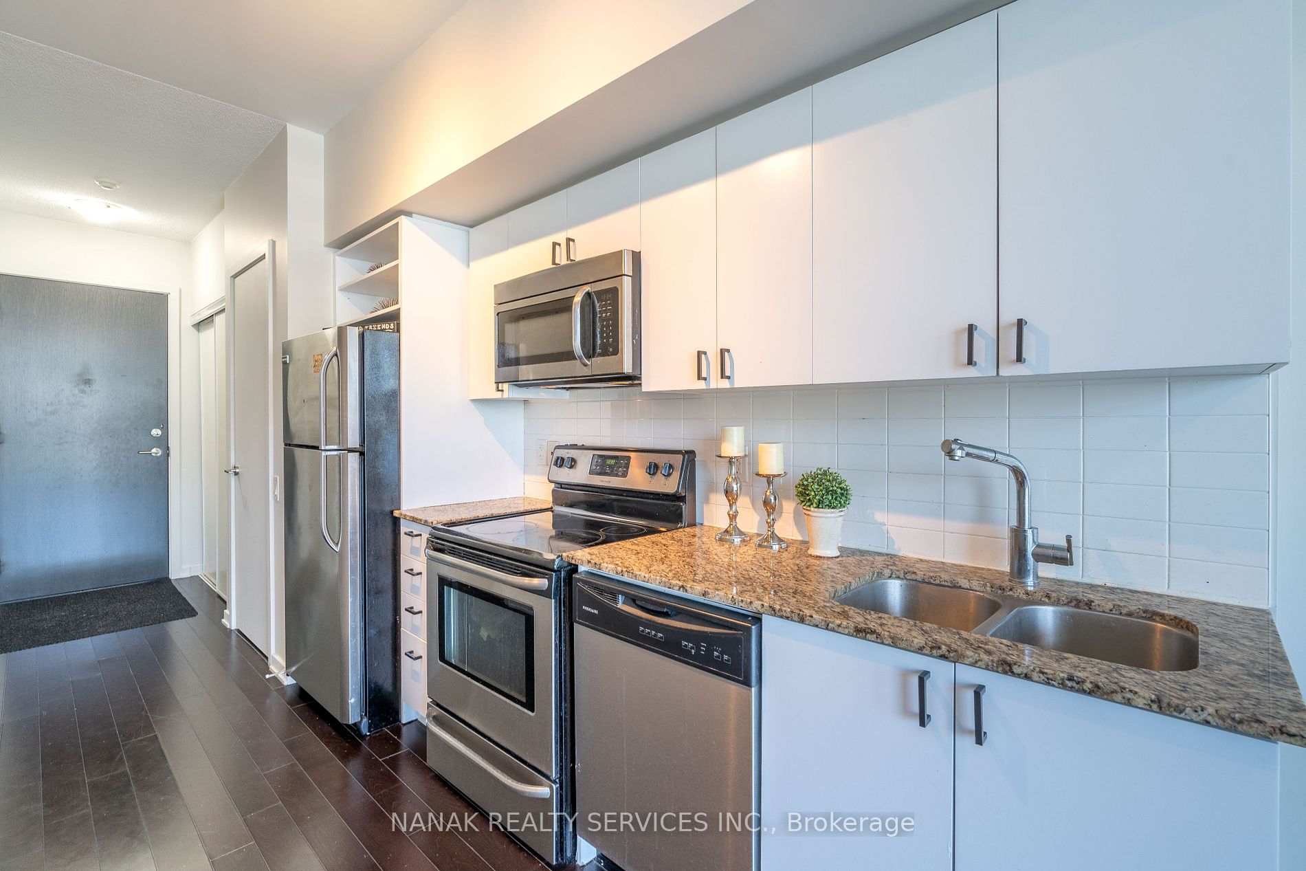 105 The Queensway Ave, #2613