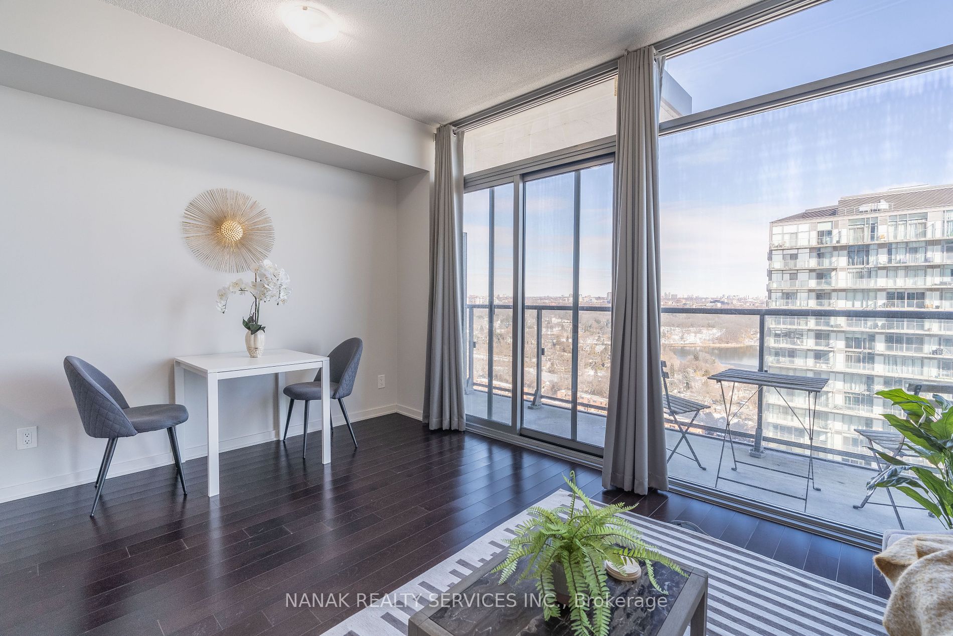 105 The Queensway Ave, #2613