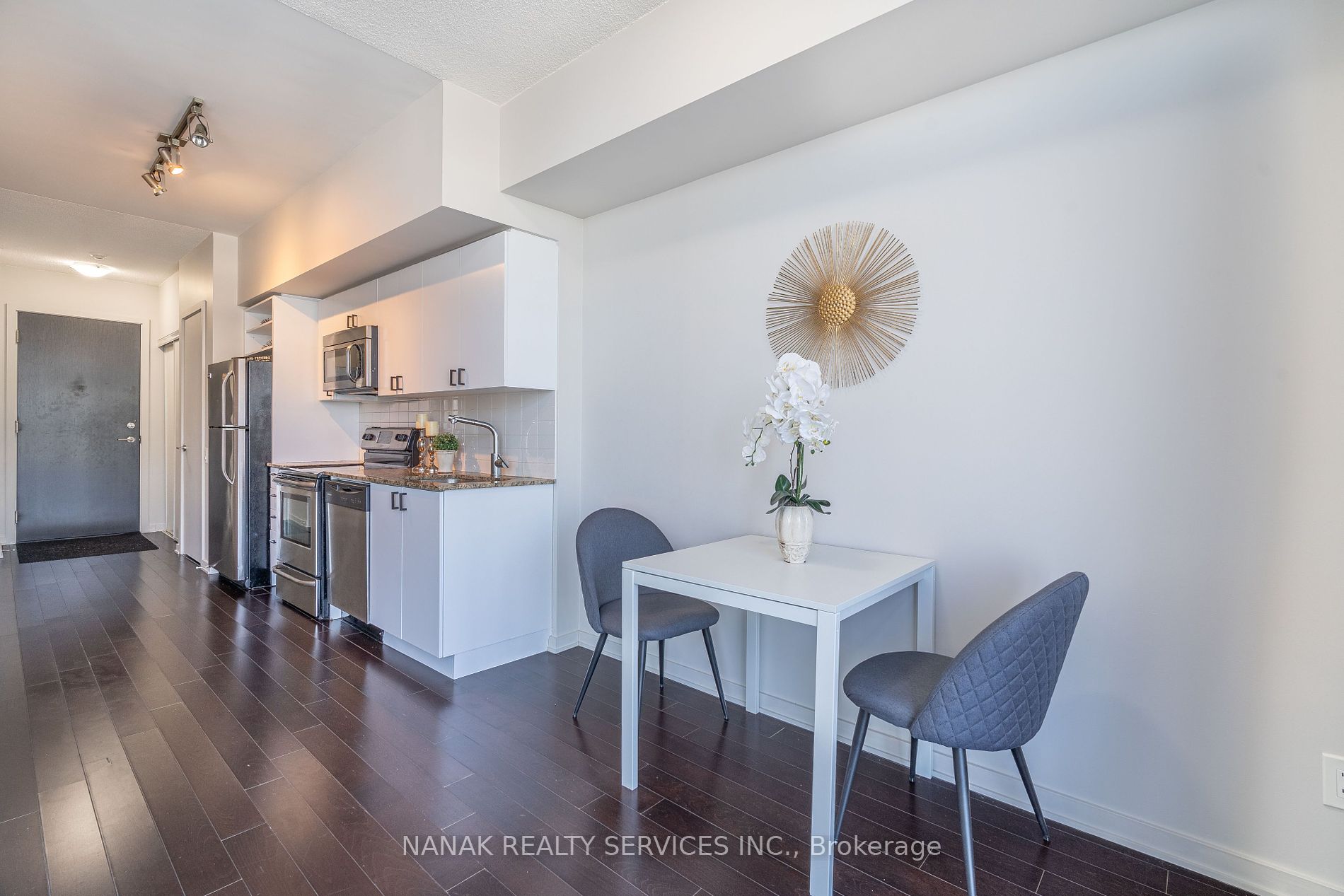 105 The Queensway Ave, #2613