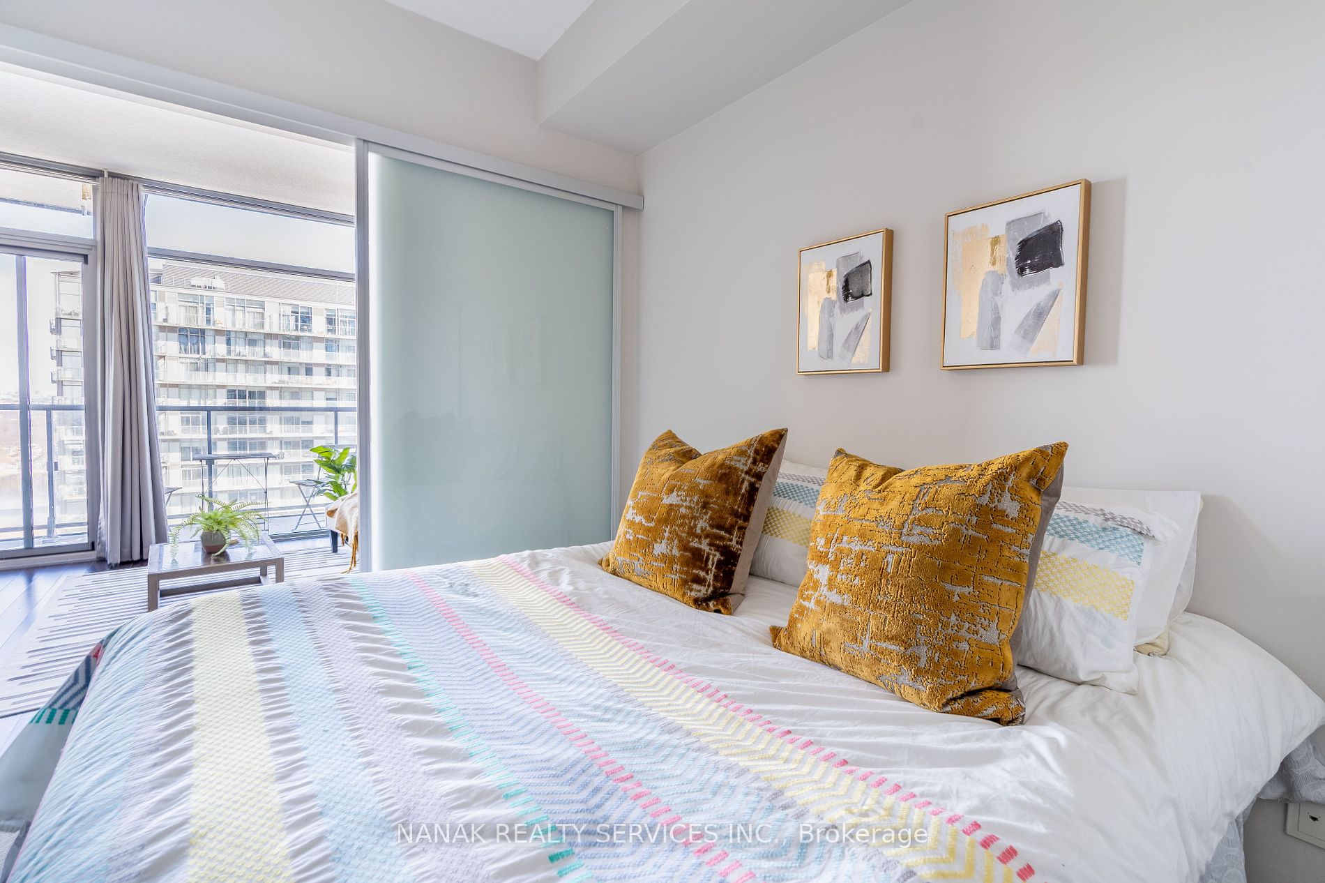 105 The Queensway Ave, #2613