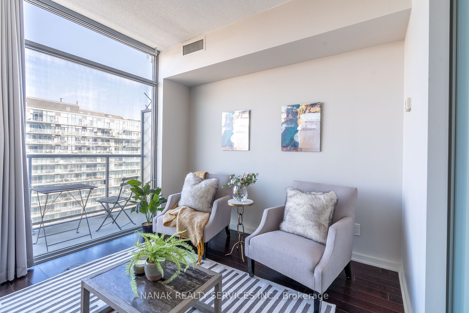 105 The Queensway Ave, #2613