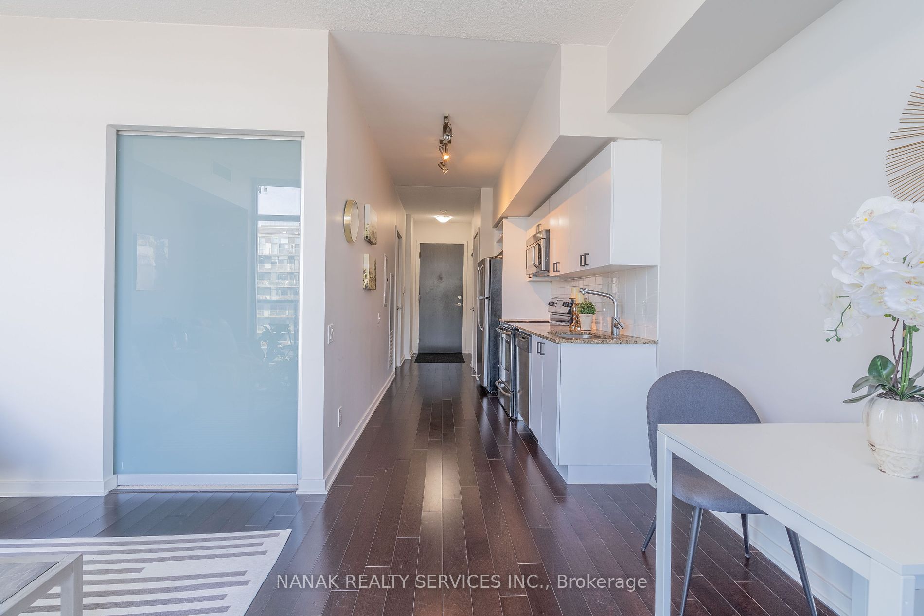 105 The Queensway Ave, #2613