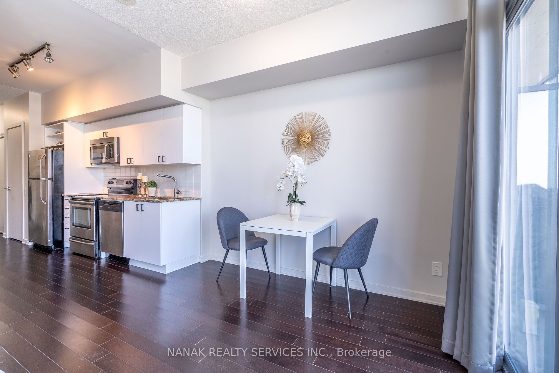 105 The Queensway Ave, #2613