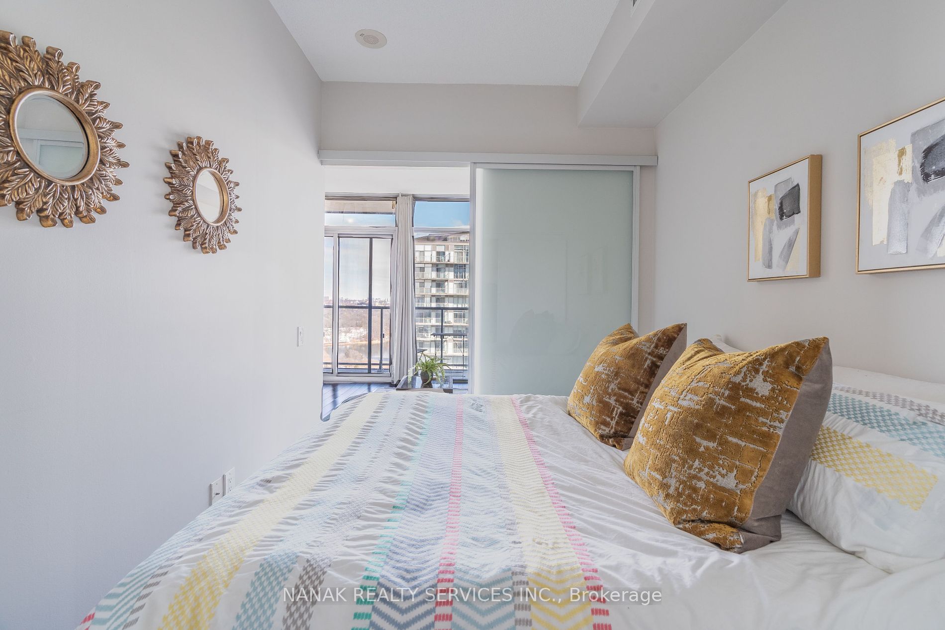 105 The Queensway Ave, #2613