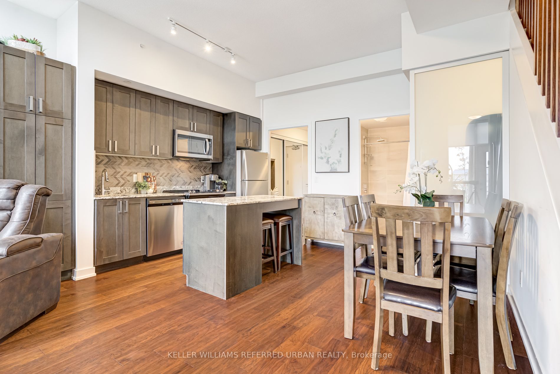 5240 Dundas St, #B205