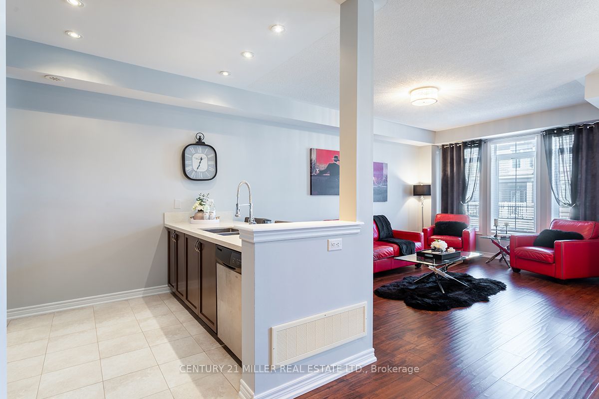 2435 Greenwich Dr, #37