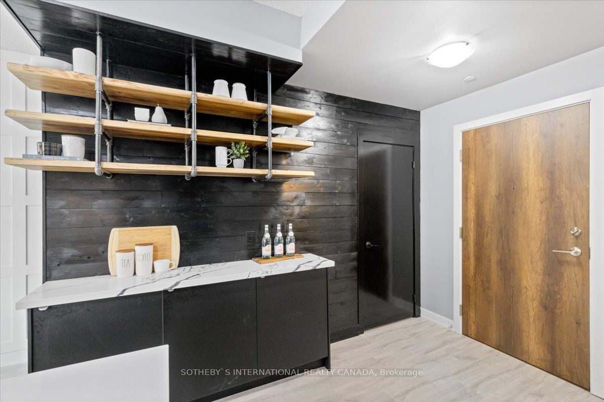 251 Manitoba St, #101
