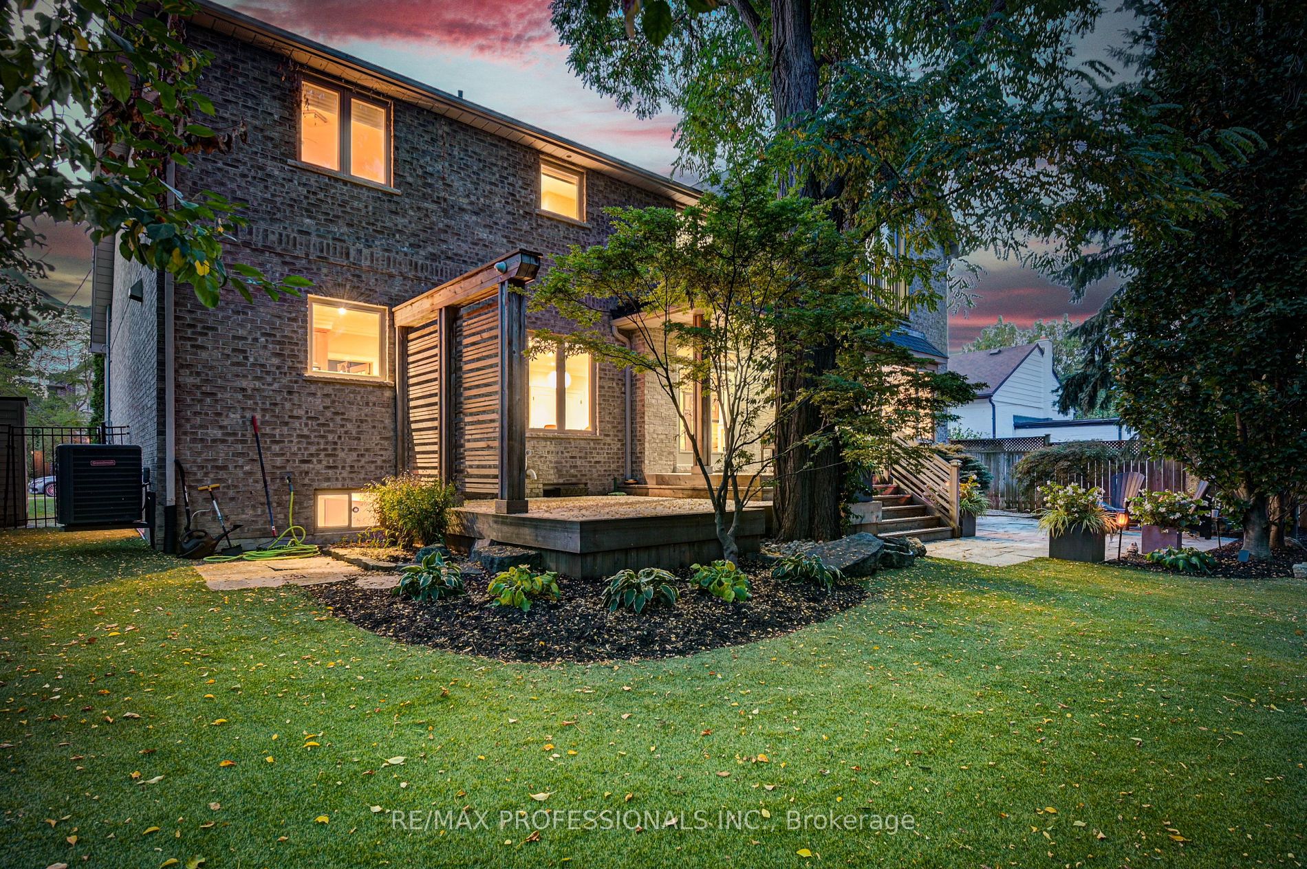 7 Golfcrest Rd