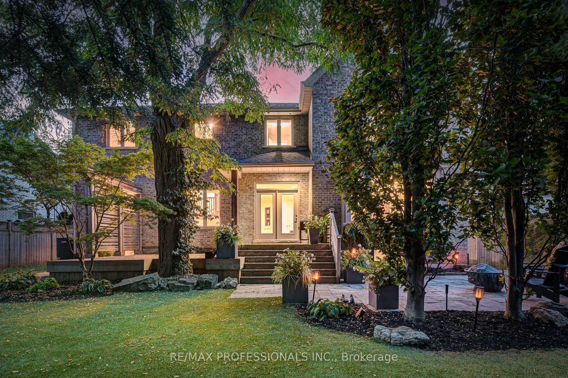 7 Golfcrest Rd