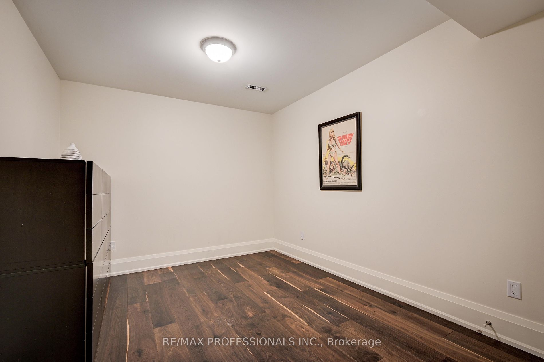 7 Golfcrest Rd
