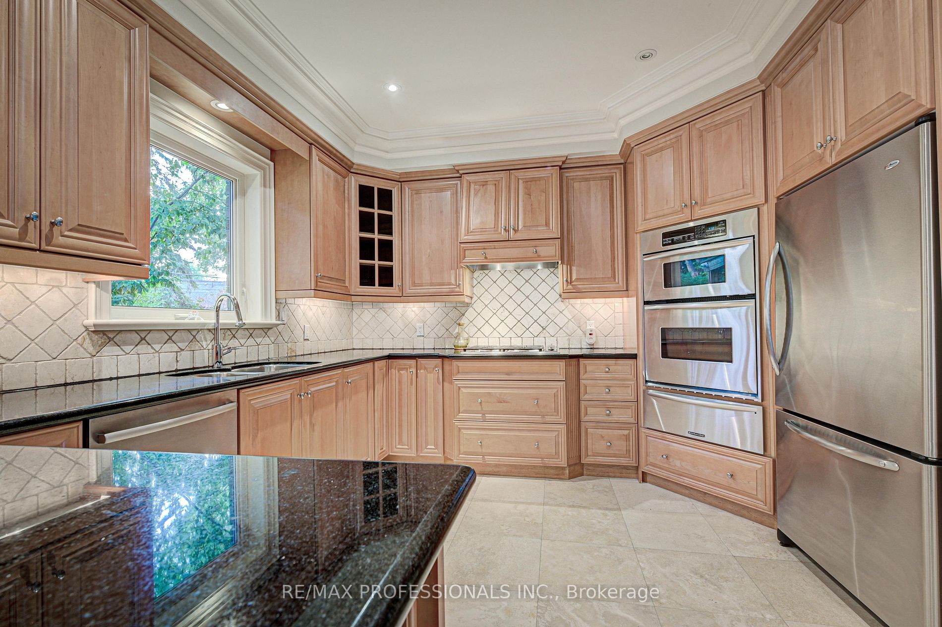 7 Golfcrest Rd