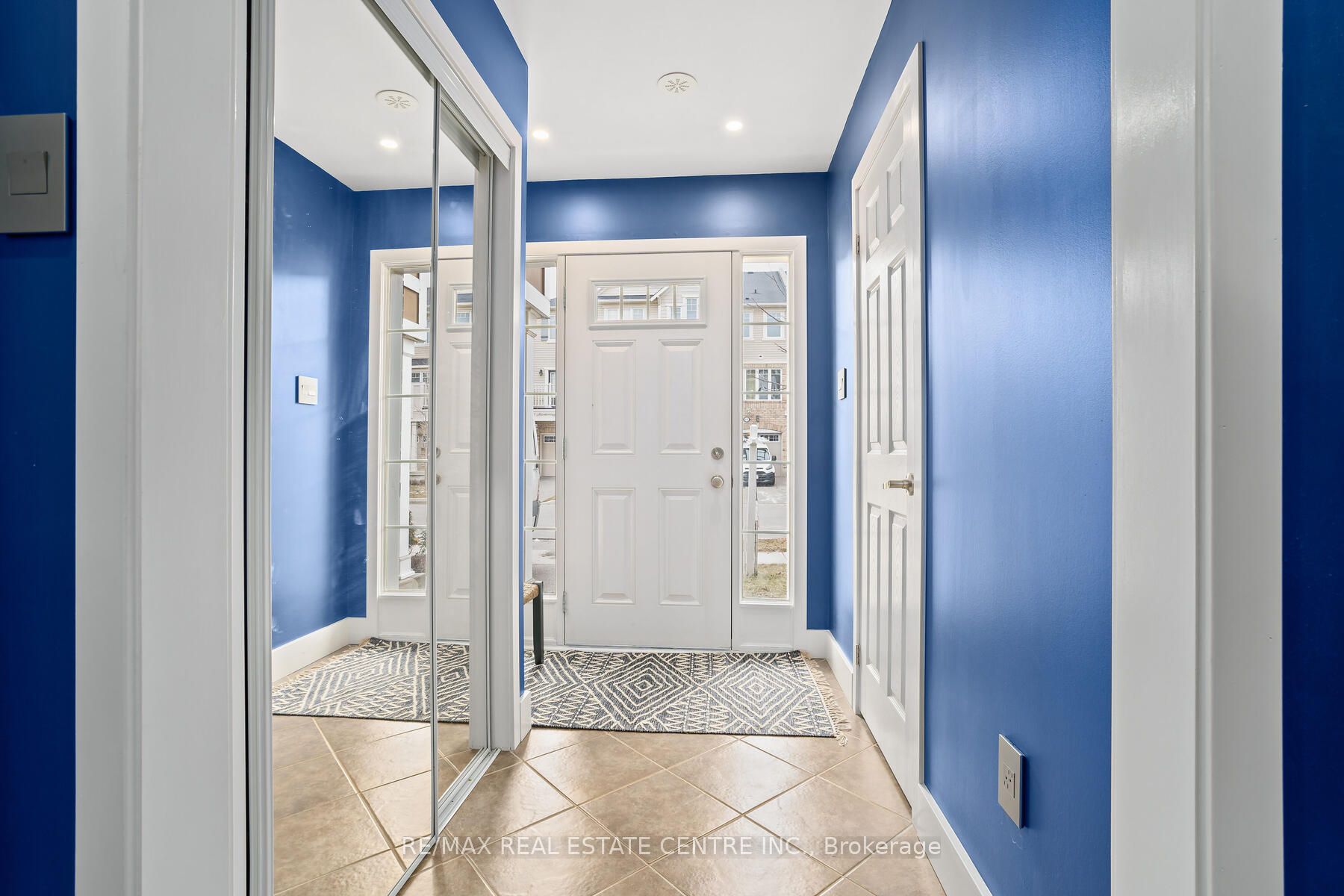 611 Attenborough Terrace