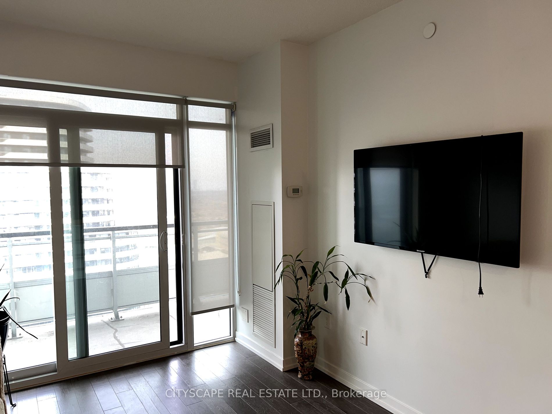 2560 Eglinton Ave, #1503